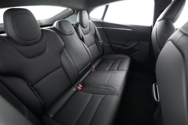 2022 Tesla Model S — photo 4 of 25