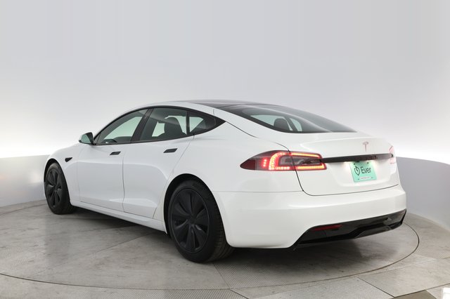 2022 Tesla Model S — photo 13 of 25