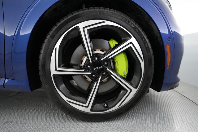 2023 Kia EV6 — photo 7 of 23