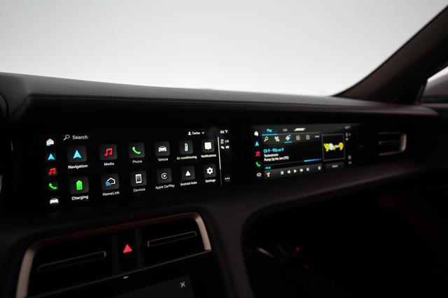 2021 Porsche Taycan — photo 5 of 23