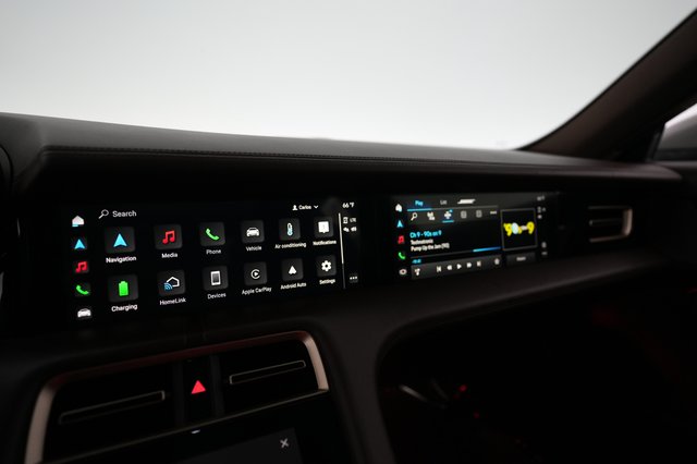2021 Porsche Taycan — photo 5 of 23