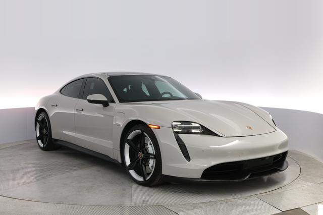 2021 Porsche Taycan — photo 10 of 23