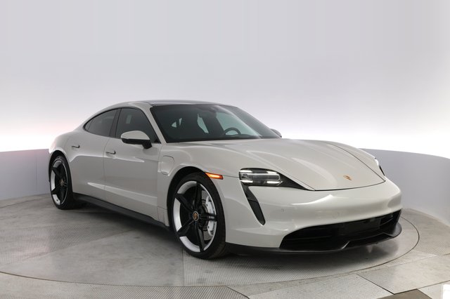 2021 Porsche Taycan — photo 10 of 23