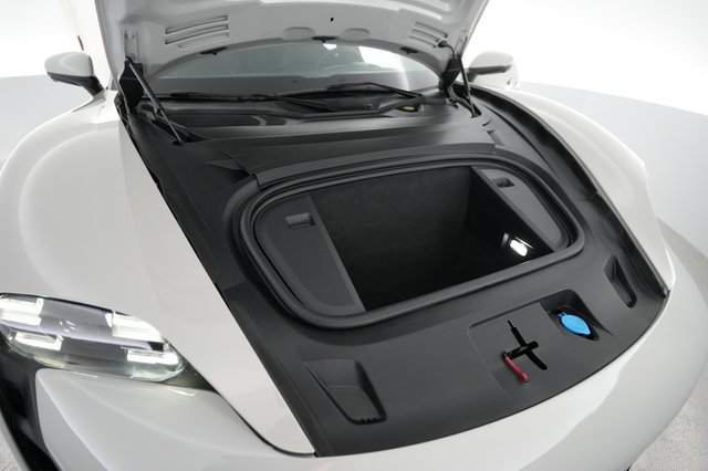 2021 Porsche Taycan — photo 20 of 23