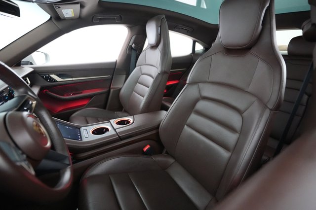 2021 Porsche Taycan — photo 3 of 23