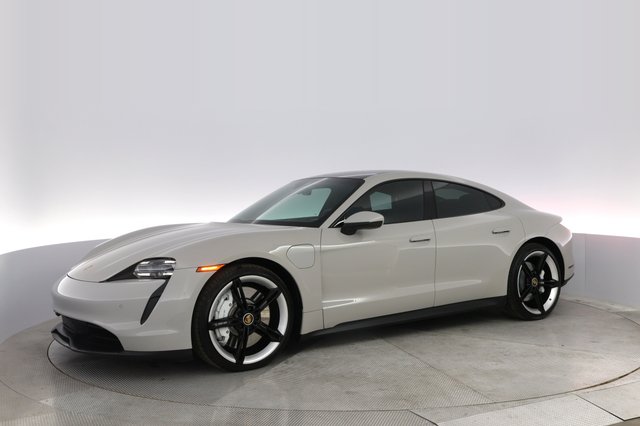2021 Porsche Taycan — photo 14 of 23