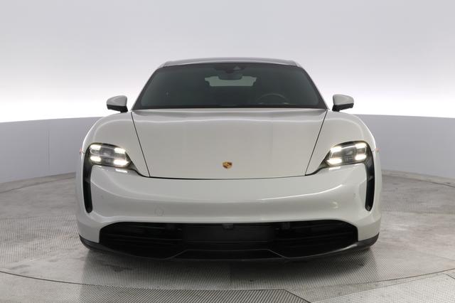 2021 Porsche Taycan — photo 9 of 23
