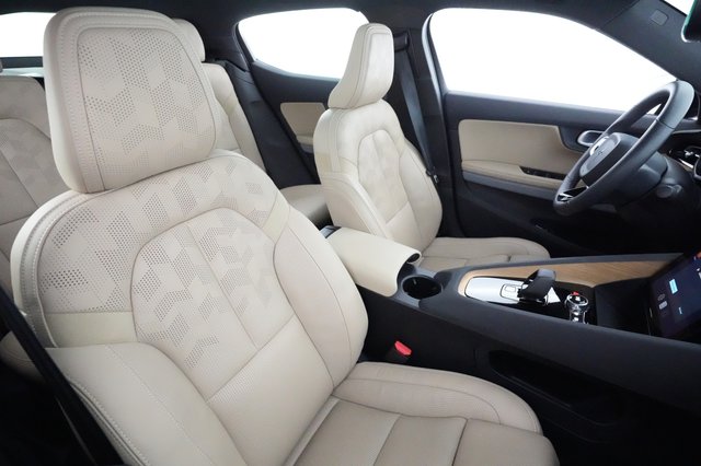2022 Polestar 2 — photo 19 of 20