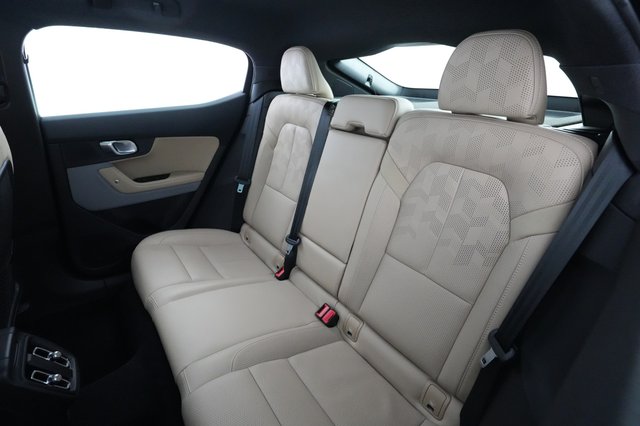 2022 Polestar 2 — photo 19 of 22