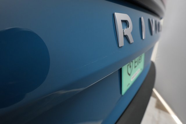 2023 Rivian R1S — photo 24 of 25