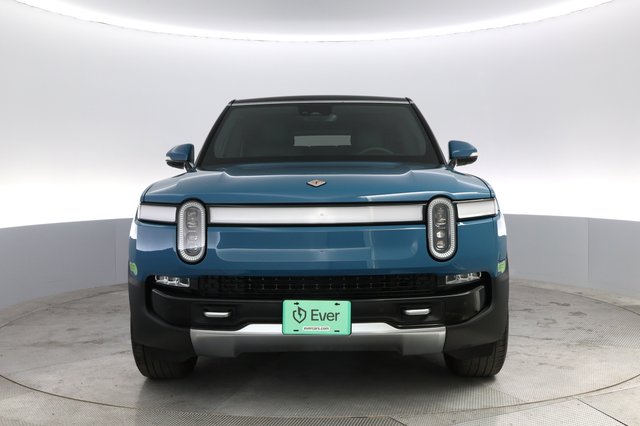 2023 Rivian R1S — photo 9 of 25