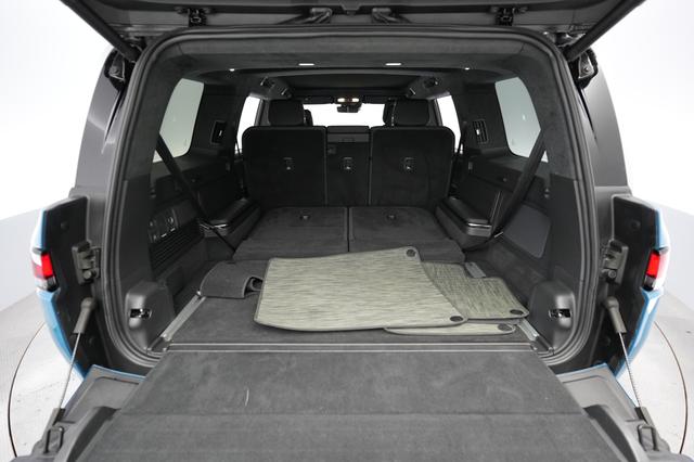 2023 Rivian R1S — photo 6 of 25