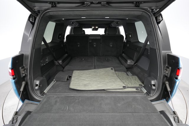 2023 Rivian R1S — photo 6 of 25