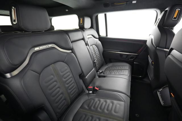 2023 Rivian R1S — photo 4 of 25