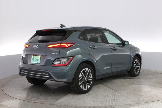 2022 Hyundai Kona — photo 2 of 21