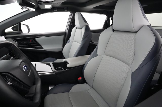 2024 Subaru Solterra — photo 3 of 21