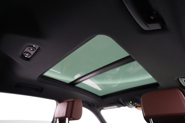2022 Audi e-tron — photo 23 of 27