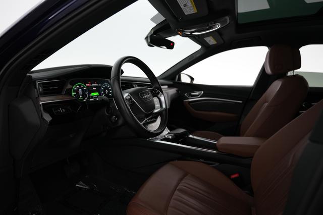 2022 Audi e-tron — photo 3 of 27