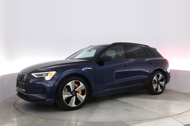 2022 Audi e-tron — photo 14 of 27