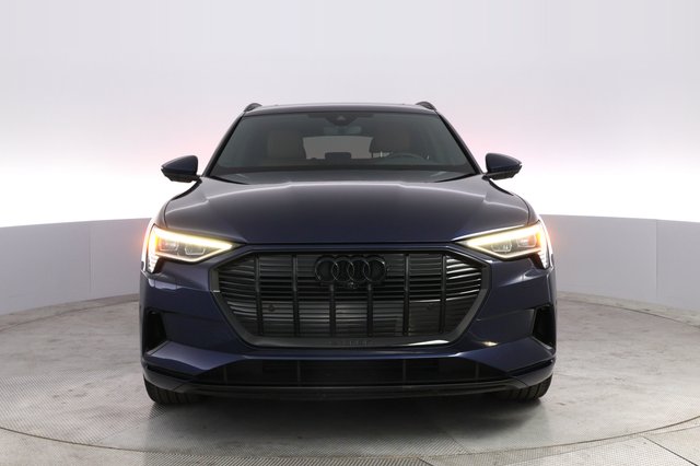 2022 Audi e-tron — photo 9 of 27