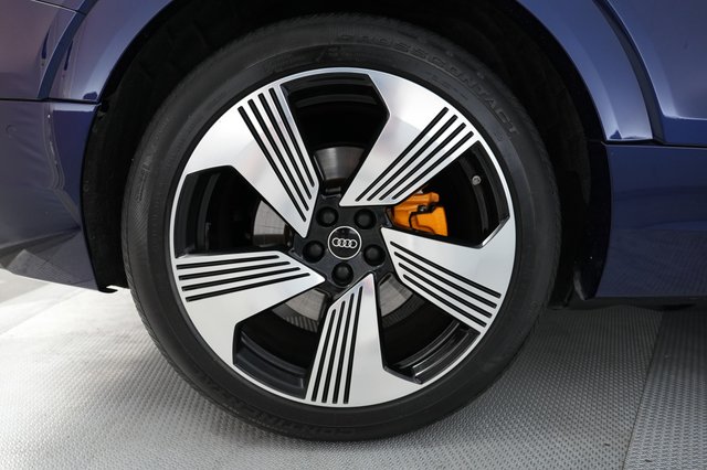 2022 Audi e-tron — photo 7 of 27