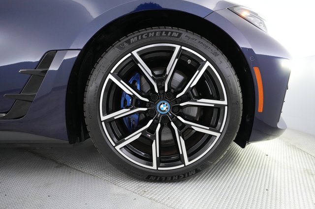 2023 BMW i4 — photo 7 of 22