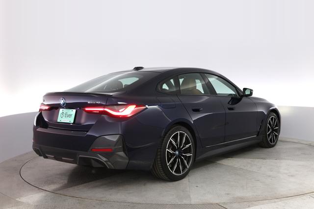 2023 BMW i4 — photo 2 of 22