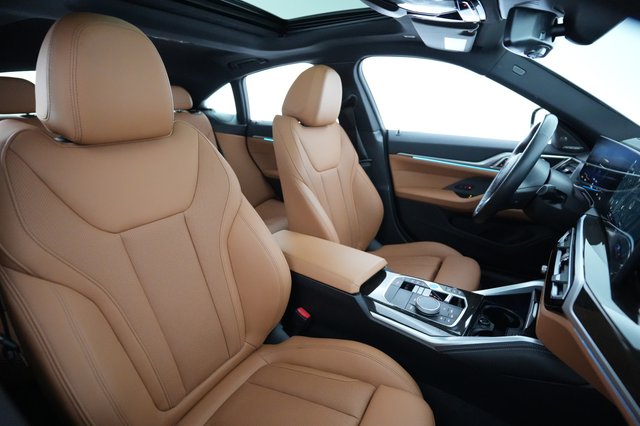 2023 BMW i4 — photo 18 of 22