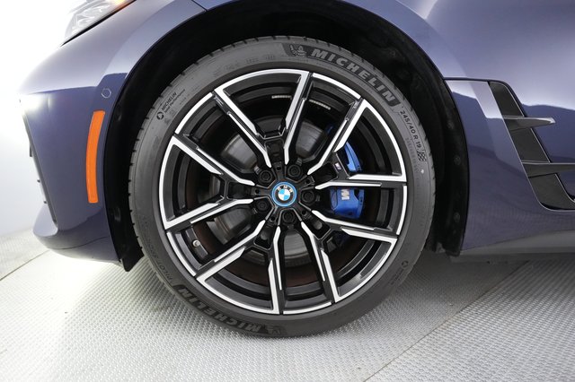 2023 BMW i4 — photo 16 of 22