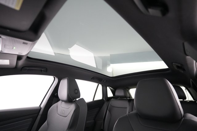 2023 Volkswagen ID.4 — photo 20 of 21