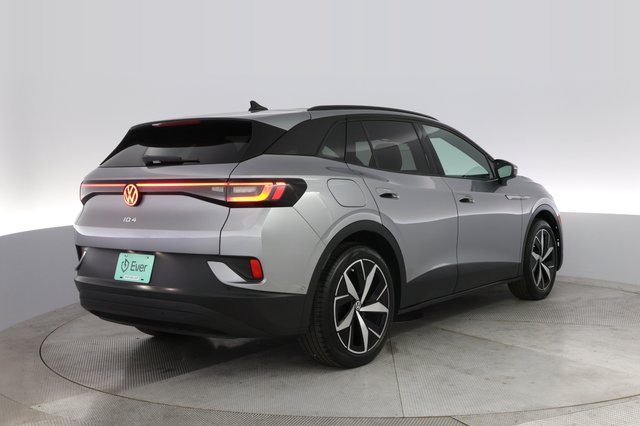 2023 Volkswagen ID.4 — photo 2 of 21