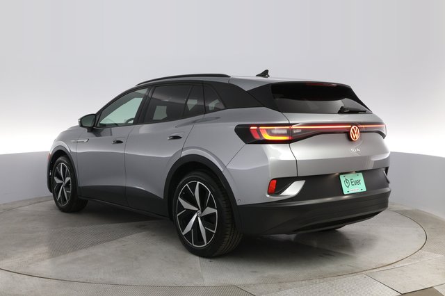 2023 Volkswagen ID.4 — photo 13 of 21