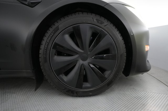 2022 Tesla Model S — photo 7 of 24