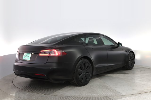 2022 Tesla Model S — photo 2 of 24