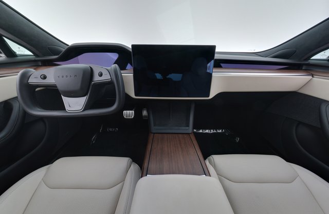 2022 Tesla Model S — photo 21 of 24