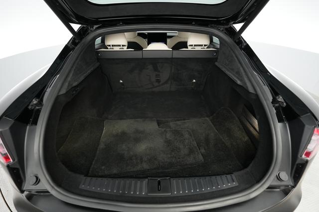 2022 Tesla Model S — photo 6 of 24