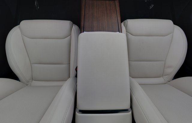 2022 Tesla Model S — photo 22 of 24