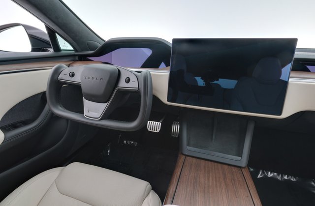 2022 Tesla Model S — photo 20 of 24