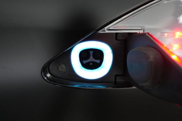 2022 Tesla Model S — photo 8 of 24