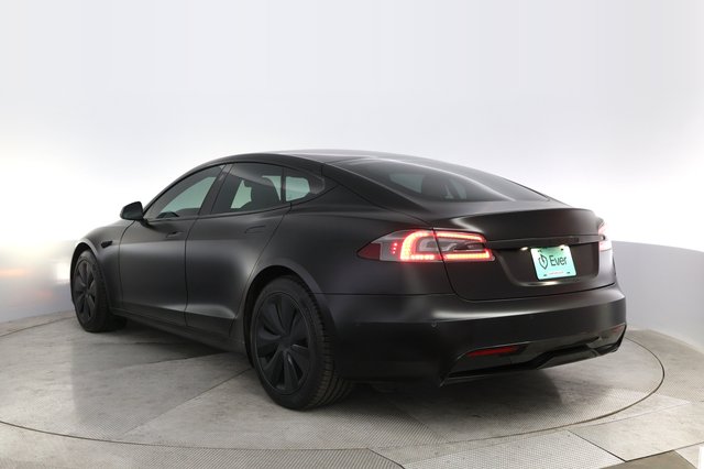 2022 Tesla Model S — photo 13 of 24