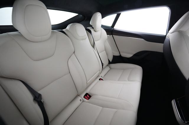 2022 Tesla Model S — photo 4 of 24