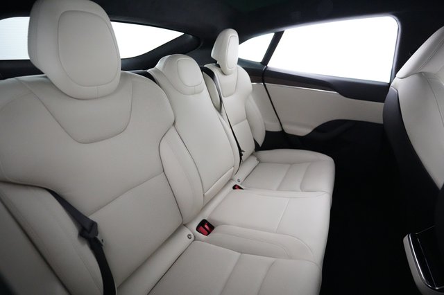 2022 Tesla Model S — photo 4 of 24