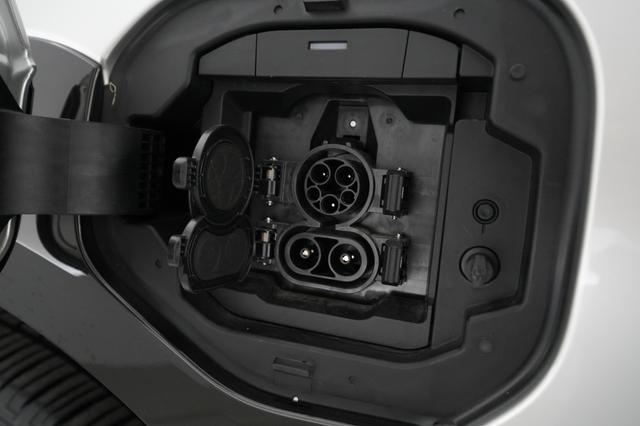 2024 Toyota bZ4X — photo 8 of 21