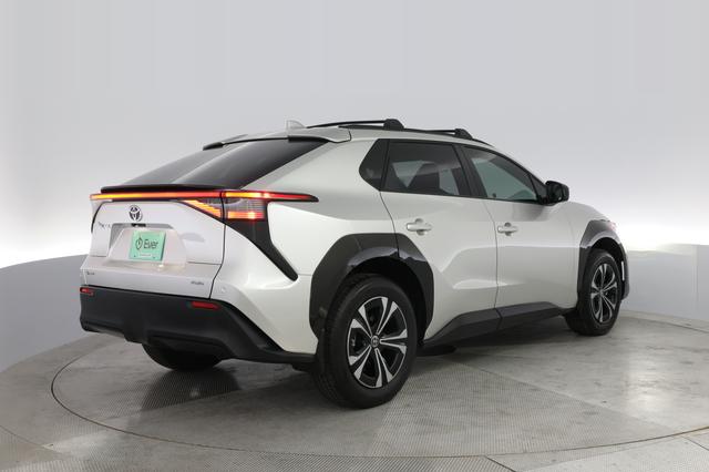 2024 Toyota bZ4X — photo 2 of 21