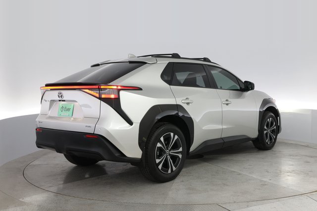 2024 Toyota bZ4X — photo 2 of 21