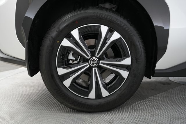 2024 Toyota bZ4X — photo 17 of 21