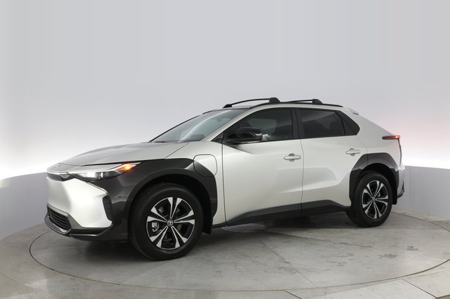 2024 Toyota bZ4X — photo 14 of 21