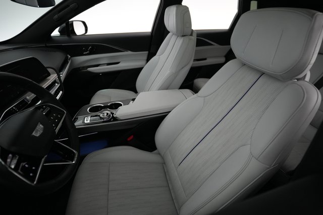 2024 Cadillac Lyriq — photo 3 of 21