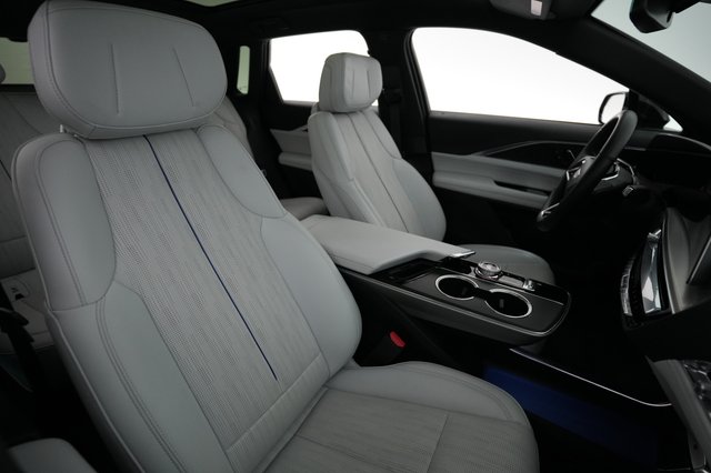 2024 Cadillac Lyriq — photo 19 of 21