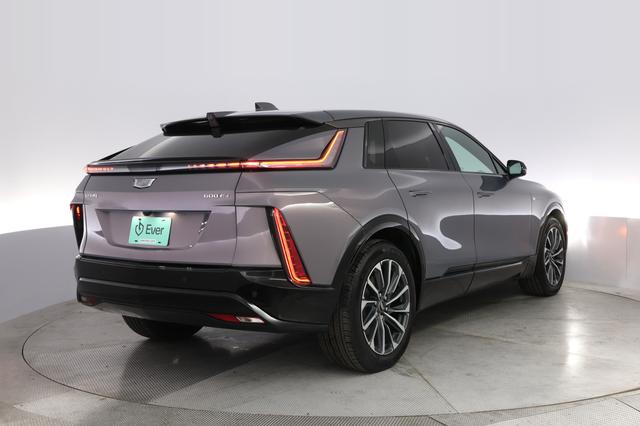 2024 Cadillac Lyriq — photo 2 of 21